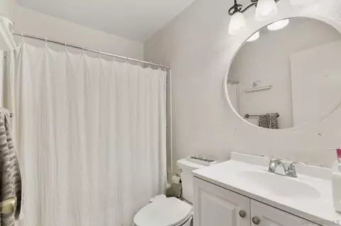 Bath - 1351 E Madison Ave, El Cajon, CA 92021 photo 4 of 4