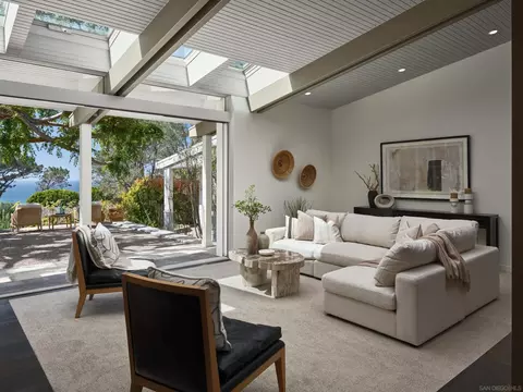 Living - 327 Pine Needles Dr, Del Mar, CA 92014 photo 2 of 5