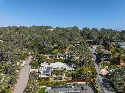 View/Area - 327 Pine Needles Dr, Del Mar, CA 92014 photo 2 of 5