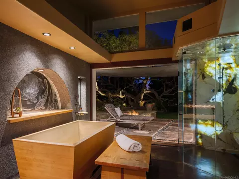 Bath - 327 Pine Needles Dr, Del Mar, CA 92014 photo 5 of 7