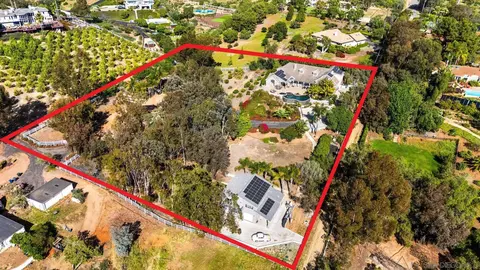 View/Area - 3537 Dove Hollow Dr, Encinitas, CA 92024 photo 1 of 2