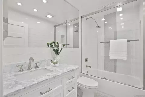 Bath - 1328 Sun Valley Rd, Solana Beach, CA 92075 photo 3 of 4