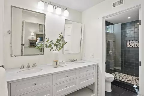 Bath - 1328 Sun Valley Rd, Solana Beach, CA 92075 photo 2 of 4