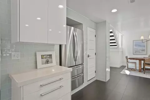 Kitchen - 1328 Sun Valley Rd, Solana Beach, CA 92075 photo 3 of 4