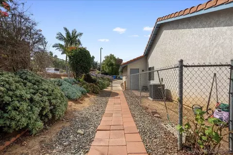 Exterior - 445 Cancun Ct, Fallbrook, CA 92028 photo 9 of 9