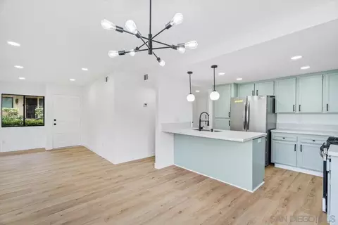345 N Melrose Dr #C, Vista, CA 92083