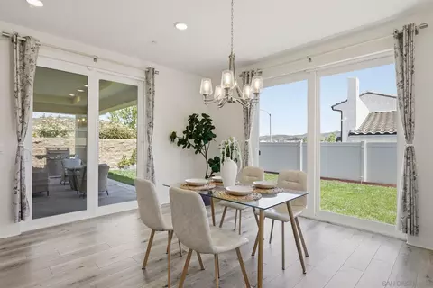 Dining - 9111 W Bluff Pl, Santee, CA 92071 photo 1 of 2