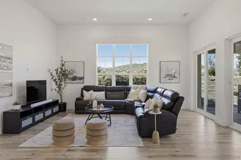 Living - 9111 W Bluff Pl, Santee, CA 92071 photo 2 of 3