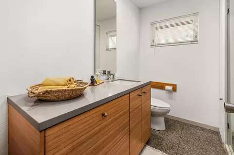 Bath - 6540 Persa St, Carlsbad, CA 92009 photo 2 of 5