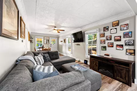 Living - 2603 C St, Julian, CA 92036 photo 2 of 4