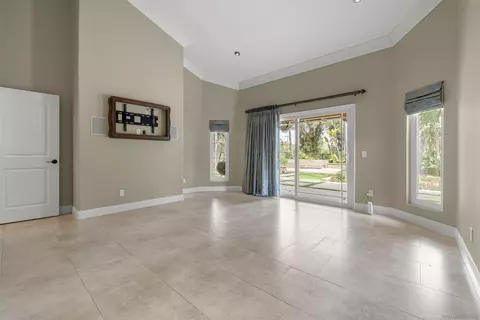 Living - 1315 Macadamia Dr, Fallbrook, CA 92028 photo 5 of 7