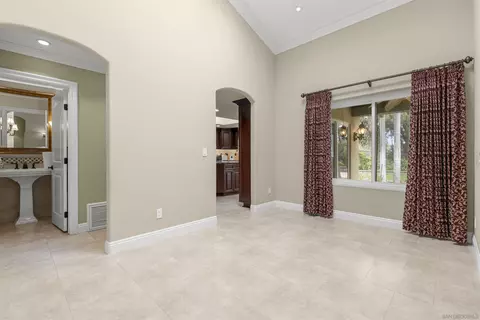 Living - 1315 Macadamia Dr, Fallbrook, CA 92028 photo 2 of 7