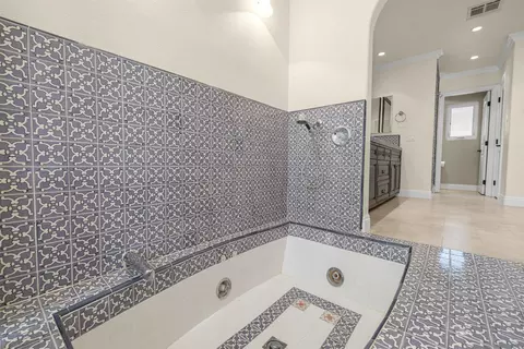 Bath - 1315 Macadamia Dr, Fallbrook, CA 92028 photo 6 of 8