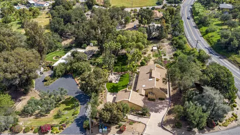 View/Area - 1315 Macadamia Dr, Fallbrook, CA 92028 photo 4 of 5