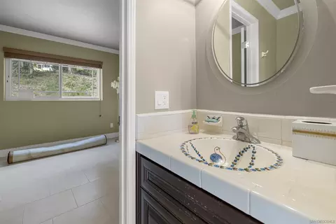 Bath - 1315 Macadamia Dr, Fallbrook, CA 92028 photo 7 of 8