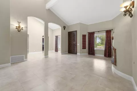 Living - 1315 Macadamia Dr, Fallbrook, CA 92028 photo 4 of 7