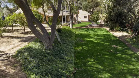 Exterior - 1315 Macadamia Dr, Fallbrook, CA 92028 photo 4 of 14