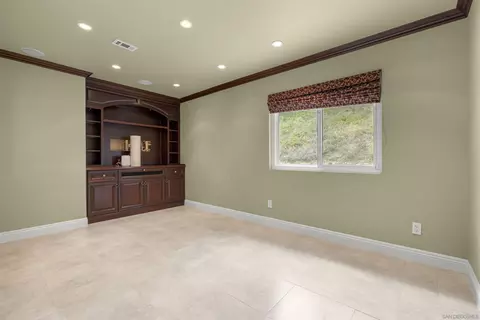 Bedroom - 1315 Macadamia Dr, Fallbrook, CA 92028 photo 5 of 8