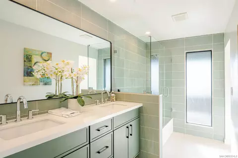 Bath - 4303 Sheldon Dr, La Mesa, CA 91941 photo 1 of 2