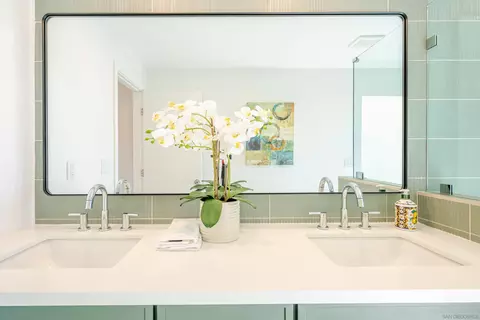Bath - 4303 Sheldon Dr, La Mesa, CA 91941 photo 2 of 2