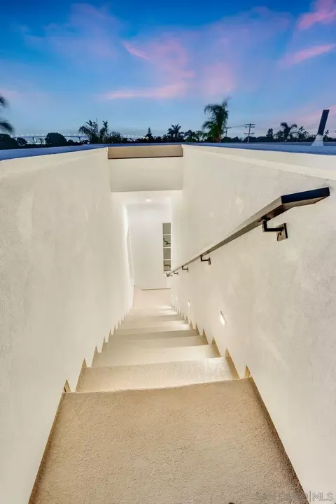 Entry Way - 478 Orange Ave, Coronado, CA 92118 photo 3 of 6