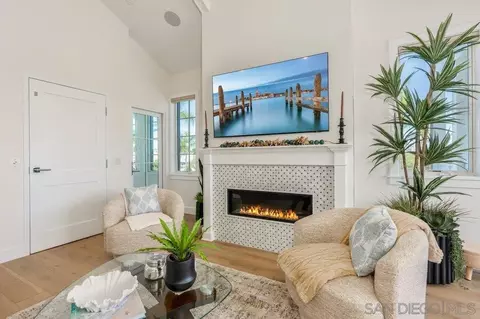 Living - 478 Orange Ave, Coronado, CA 92118 photo 3 of 8