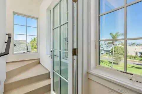 Entry Way - 478 Orange Ave, Coronado, CA 92118 photo 2 of 6