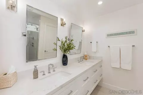 Bath - 478 Orange Ave, Coronado, CA 92118 photo 2 of 3