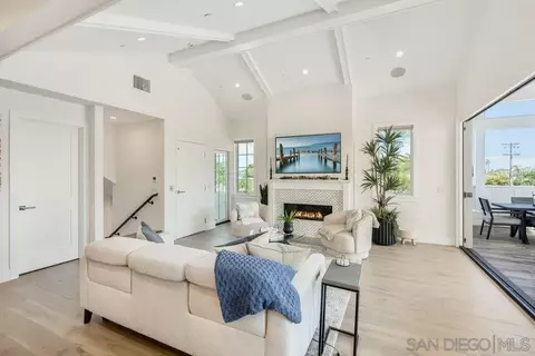 Living - 478 Orange Ave, Coronado, CA 92118 photo 7 of 8