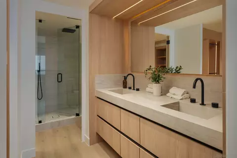 Bath - 939 Coast #17D, La Jolla, CA 92037 photo 1 of 2