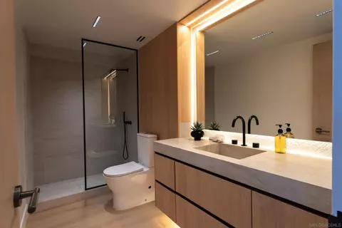 Bath - 939 Coast #17D, La Jolla, CA 92037 photo 2 of 2