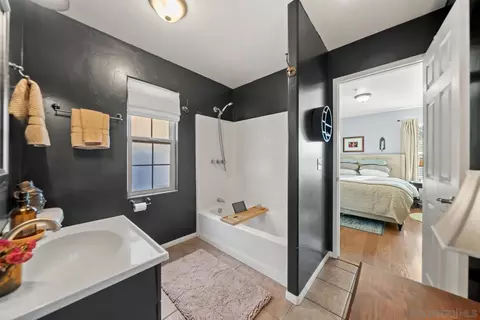 Bath - 5058 Acorn Patch Rd, Julian, CA 92036 photo 2 of 5