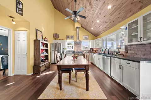Kitchen - 5058 Acorn Patch Rd, Julian, CA 92036 photo 2 of 3
