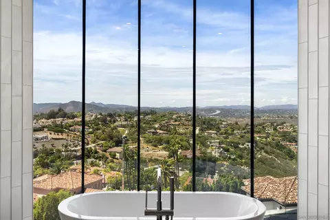 Bath - 13220 Highlands Ranch Rd, Poway, CA 92064 photo 5 of 6