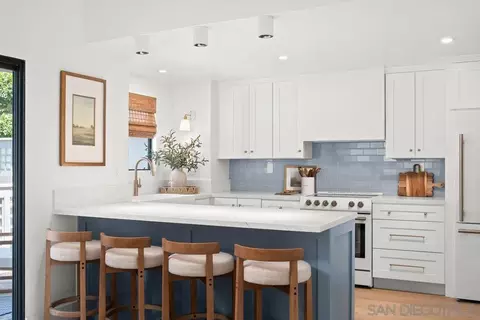 542 Via De La Valle #J, Solana Beach, CA 92075