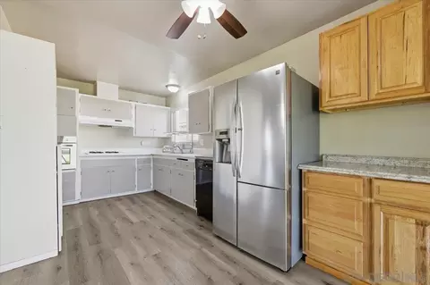 Kitchen - 13147 Shenandoah Dr, Lakeside, CA 92040 photo 3 of 4
