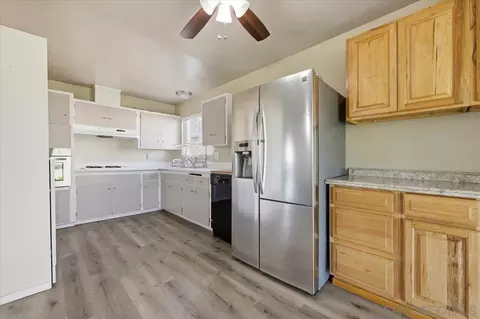Kitchen - 13147 Shenandoah Dr, Lakeside, CA 92040 photo 1 of 4