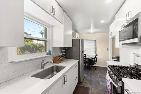 Kitchen - 4020-22 Front St, San Diego, CA 92103 photo 5 of 6
