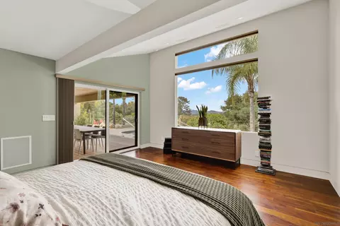 Bedroom - 16117 Martincoit Rd, Poway, CA 92064 photo 2 of 10