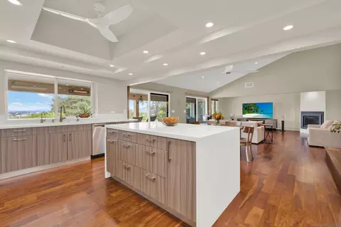 Kitchen - 16117 Martincoit Rd, Poway, CA 92064 photo 5 of 8