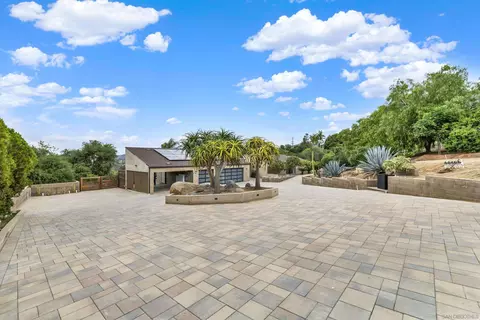 Exterior - 16117 Martincoit Rd, Poway, CA 92064 photo 1 of 22
