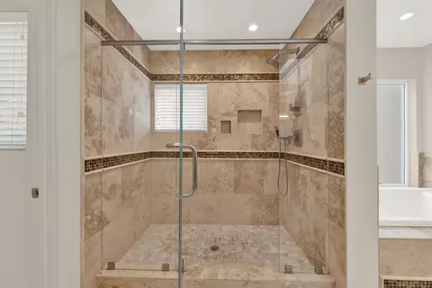 Bath - 16117 Martincoit Rd, Poway, CA 92064 photo 3 of 5