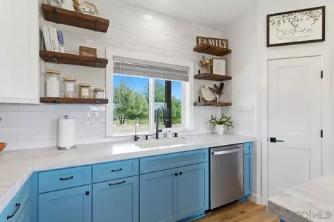 Kitchen - 428 Washington St, Ramona, CA 92065 photo 4 of 6