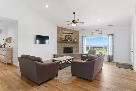 Living - 428 Washington St, Ramona, CA 92065 photo 4 of 4