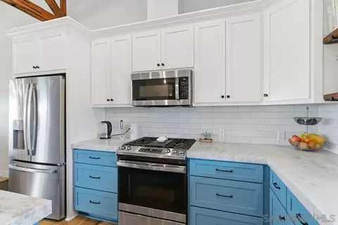 Kitchen - 428 Washington St, Ramona, CA 92065 photo 5 of 6