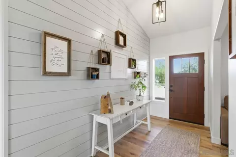 Entry Way - 428 Washington St, Ramona, CA 92065 photo 1 of 1
