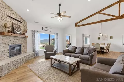 Living - 428 Washington St, Ramona, CA 92065 photo 1 of 4