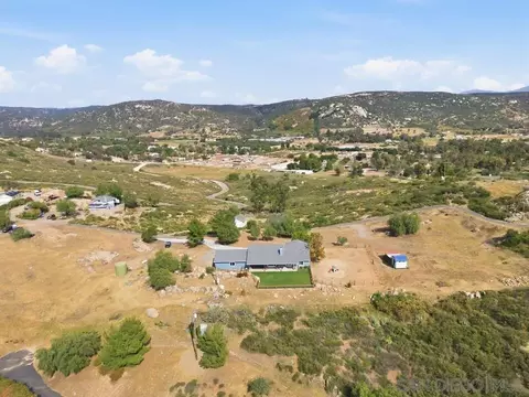 View/Area - 428 Washington St, Ramona, CA 92065 photo 2 of 5