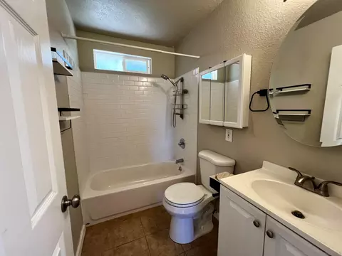 Bath - 1430 Marshall St, Oceanside, CA 92054 photo 1 of 1