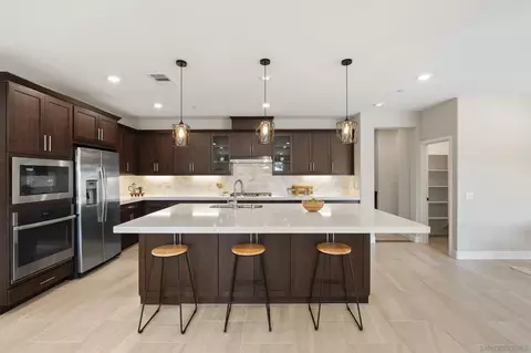 2966 Hayloft Pl, Escondido, CA 92029
